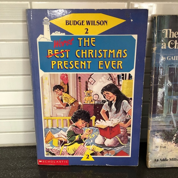 4 Christmas themed book lot π
π - Picture 2 of 10